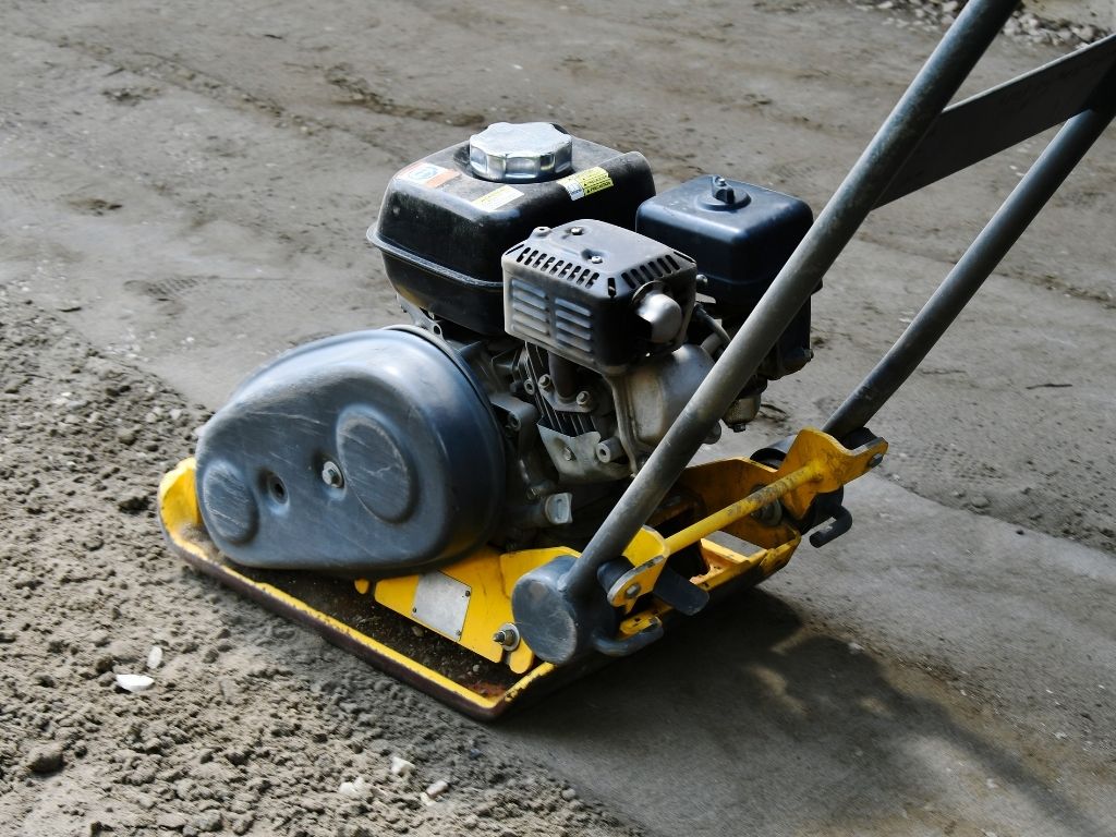 placa-vibratoria-gasolina-locacao-aluguel-compactacao-de-solo-02